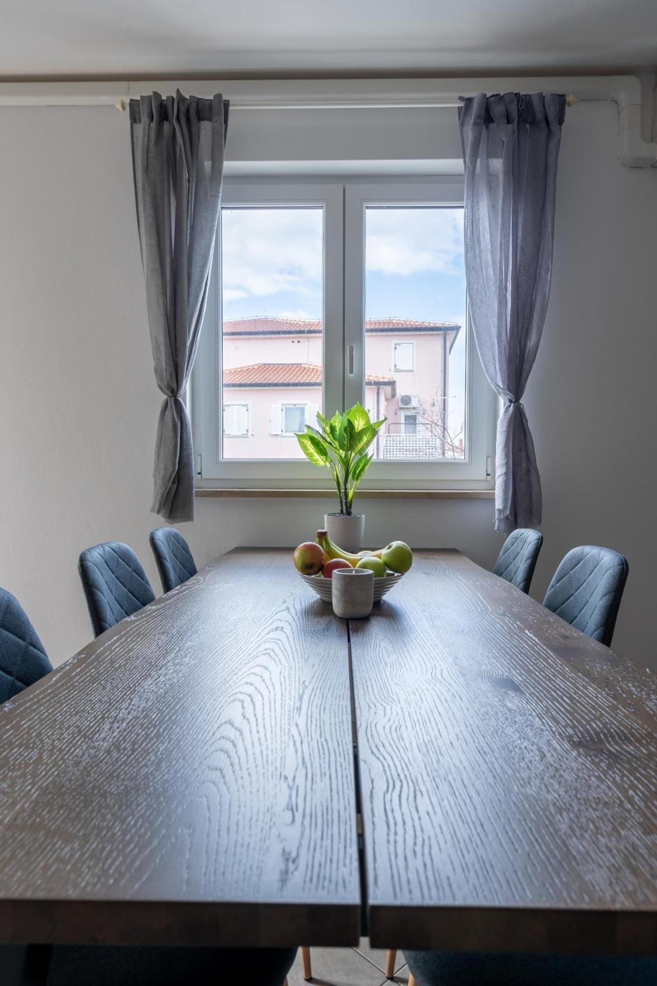 Charmante Wohnung Fusslaeufig Zum Meer In Funtana Luaran gambar